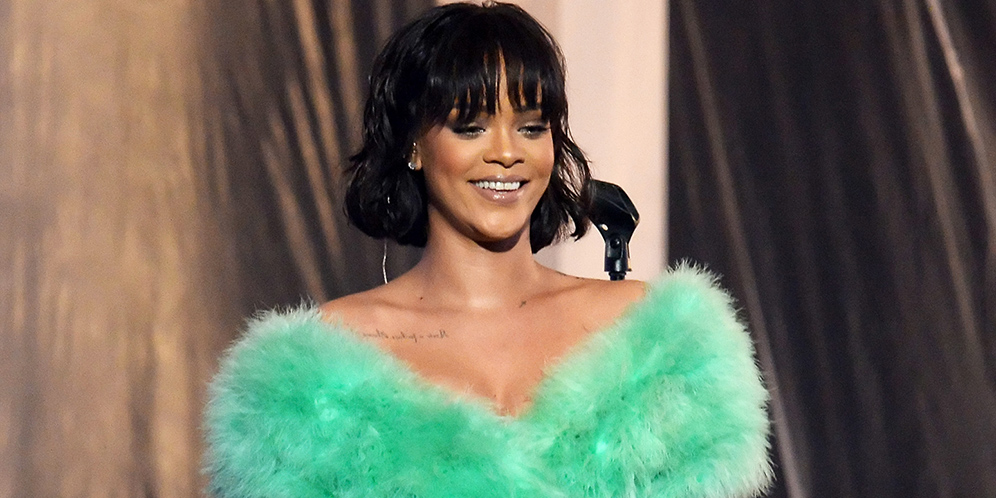 Rihanna Penyanyi Wanita Paling Tajir di Dunia!